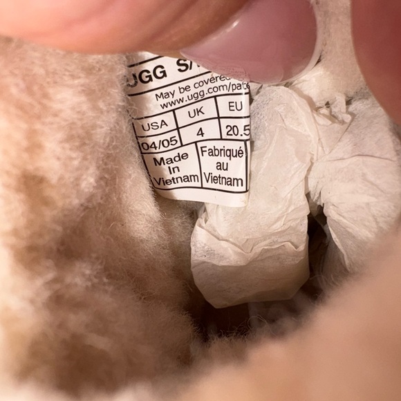 NWT UGG Tan Slippers with Pink Accent - Picture 6 of 7